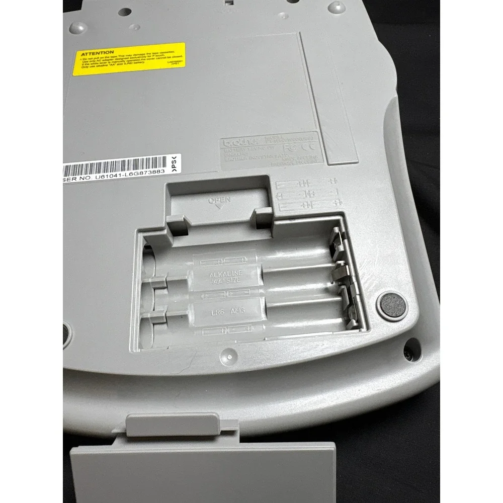Brother P-Touch PT-1950 Electronic Labeling System PC Ready Silver Grey Labeller